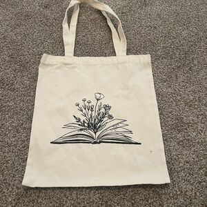 NWOT book and flowers tote bag